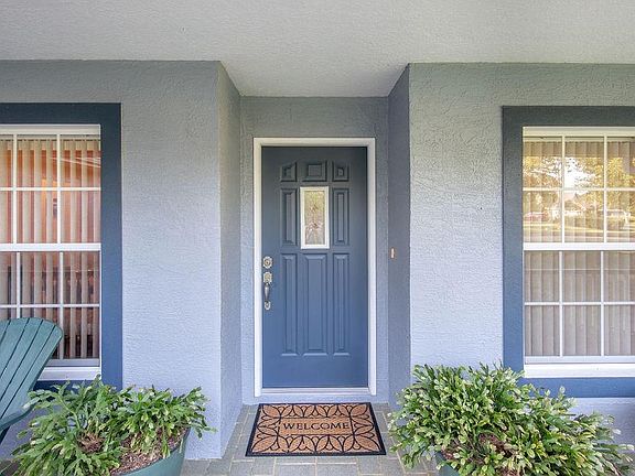 2nd image of 680 Winterberry Trl