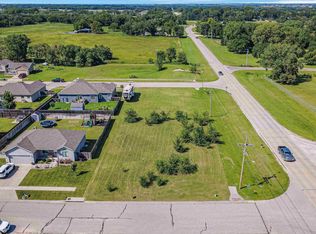1702 NW 9th St, Abilene, KS 67410