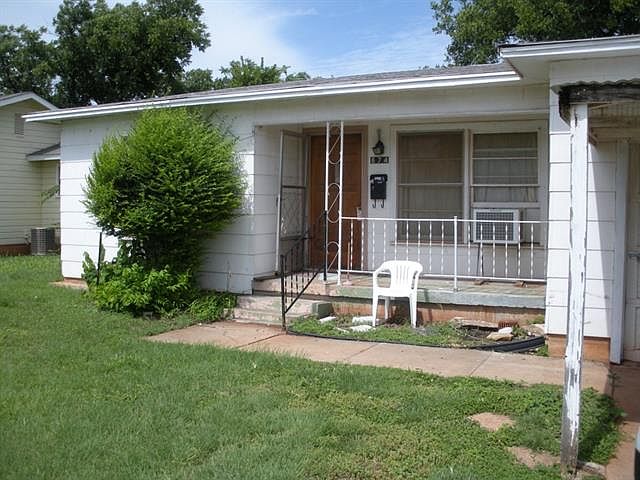 1st image of 874 Shelton St