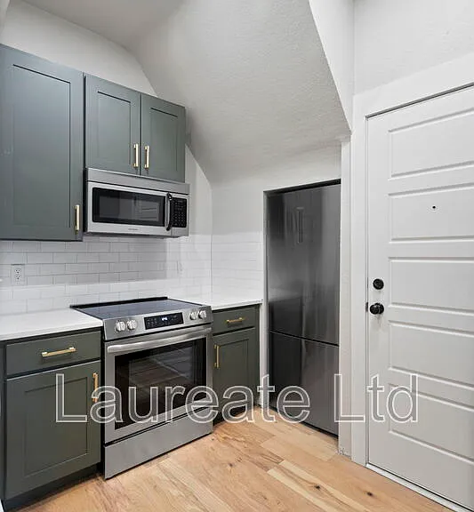 88 N Washington St #5 — Photo 7