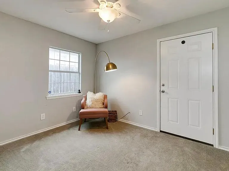 1806 Vine St — Photo 6