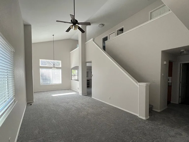 10441 Devonshire St — Photo 4