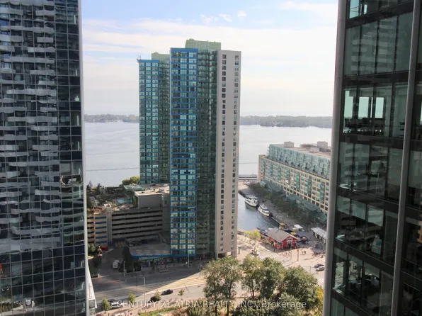 100 Harbour St, Toronto, ON