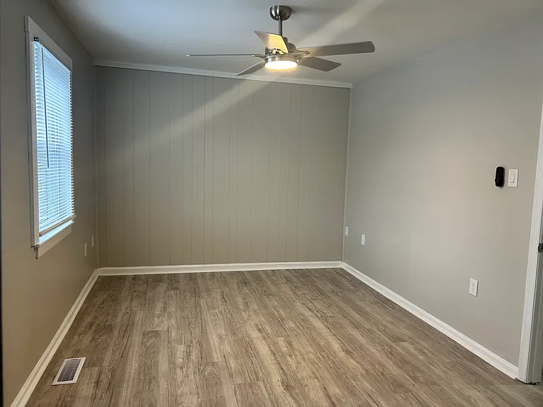 3217 Hunters Mill Dr — Photo 9