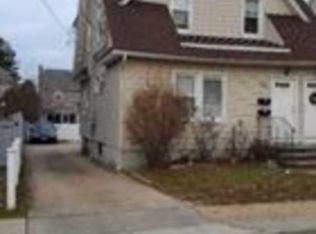 29 Olive Pl APT 1, Lynbrook, NY 11563