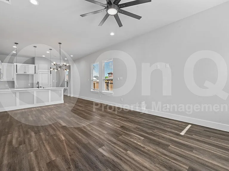 4207 Scarsdale Ln — Photo 6