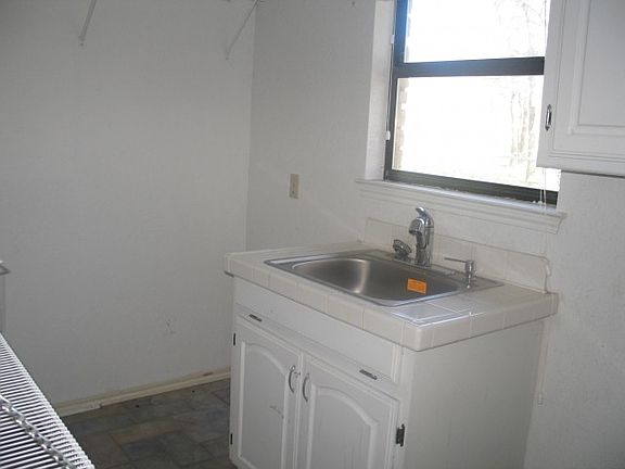 2nd image of 3211 N Roadrunner Ct