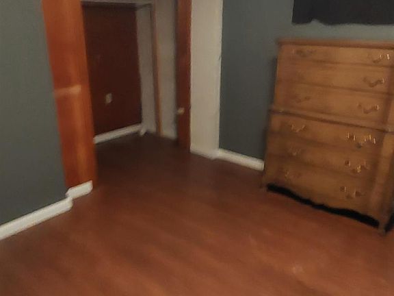 3rd image of 3815 East Ave