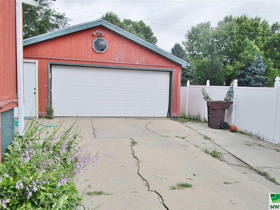 2nd image of 509 E 30th St