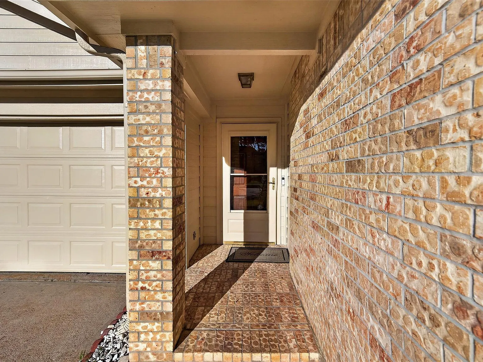 3 bed, 2.0 bath, 1313 sqft, $1,950 — Photo 4