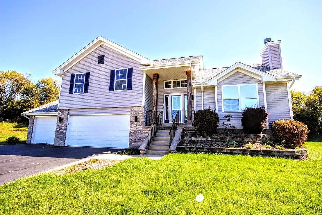 3747 Bluestone Ln, Winnebago, IL 61088 Zillow