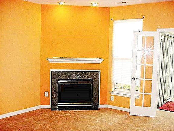 RecRm w Gas Heatilator Fireplace