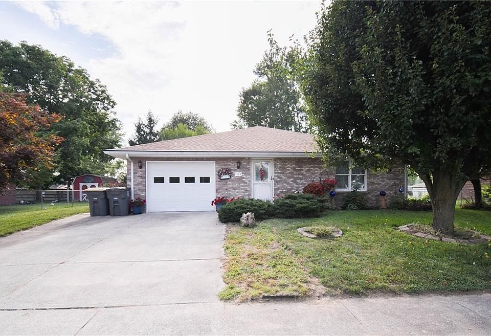 1st image of 1122 Ernest Dr