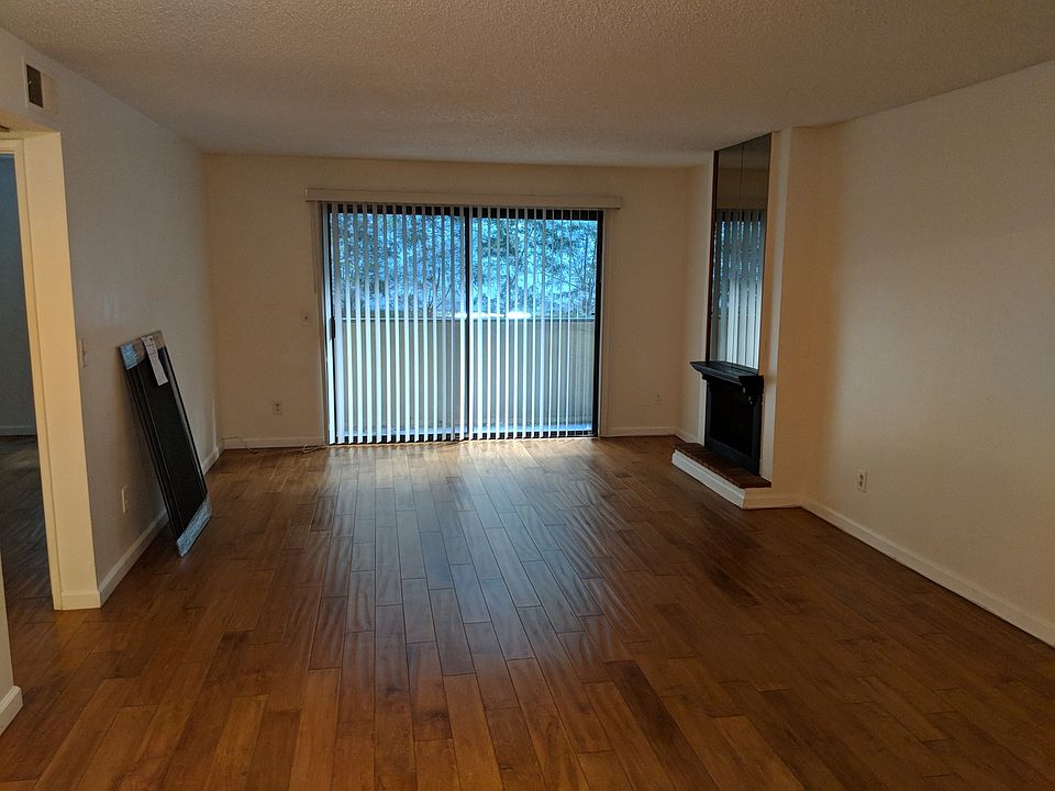 1st image of 909 N Sierra Bonita Ave Unit 3