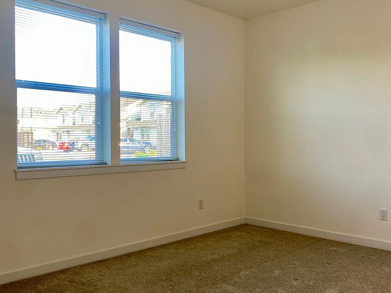 2285 Brome St — Photo 12