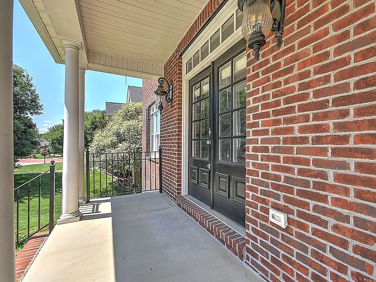 9 Wayland Ct — Photo 43