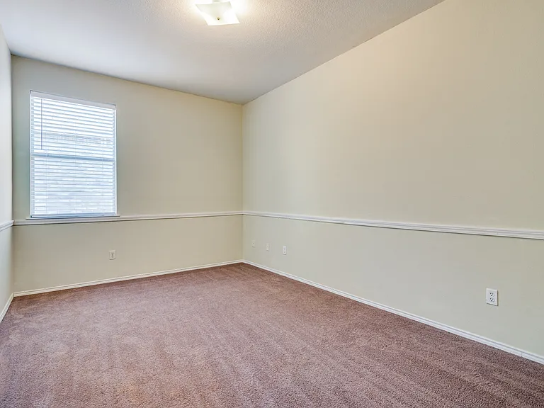 4214 Carrington Dr — Photo 11