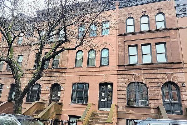 Rented by Bruma Realty LLC | media 12