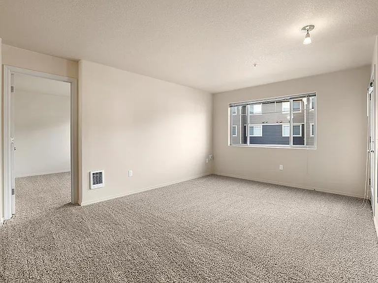 Sunridge Terrace — Photo 7