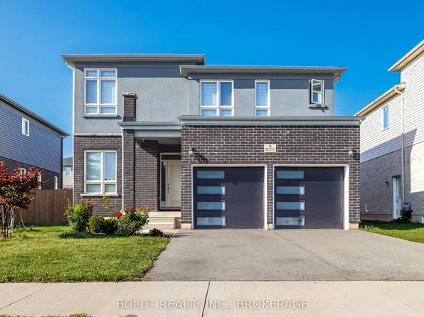 8037 Brookside Dr, Niagara Falls, ON L2H 3T9