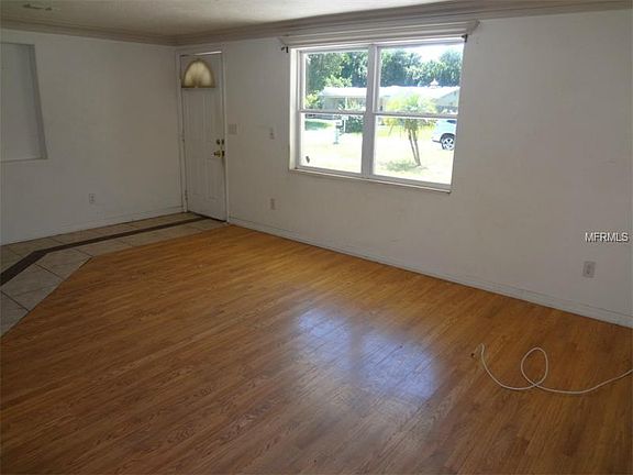 3rd image of 4301 Oak Bluff Ave
