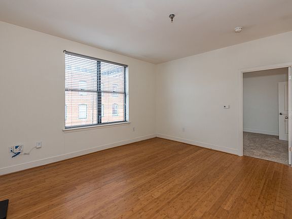 4th image of 2020 E Franklin St APT 202