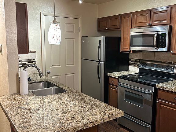 4th image of 1221 E Waterside Cv APT 33