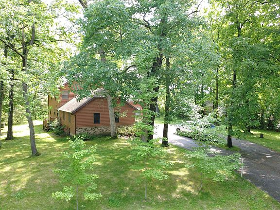 2nd image of 311 Maple Heights Rd