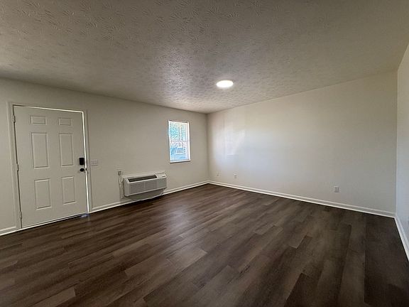 5th image of 402 Mount Bethel Rd Unit 6