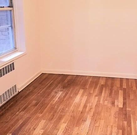 4th image of 140-35 Burden Cres APT 502
