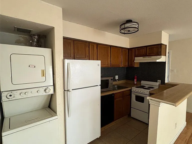 9801 Walnut St #A305 — Photo 14