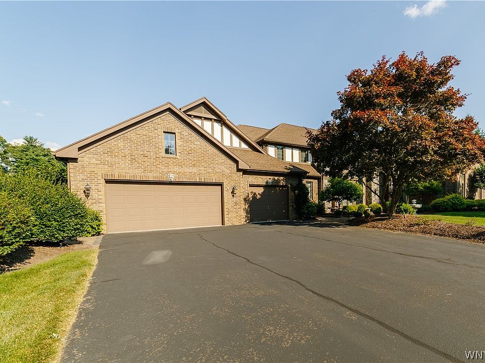 1st image of 7 Beauclaire Ln