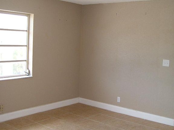 5th image of 1440 SW 4th Ave APT 5