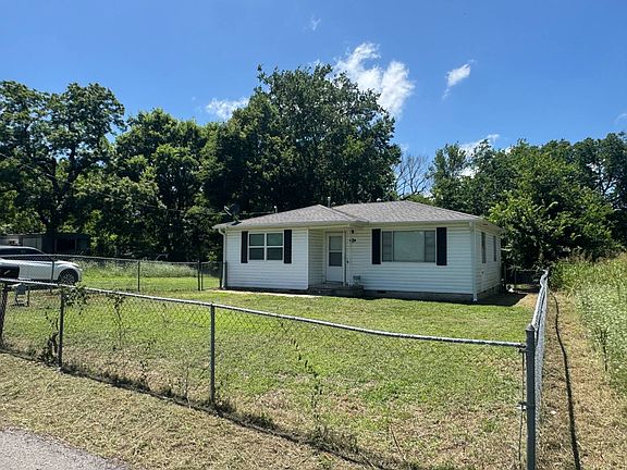 2nd image of 304 S 5th St