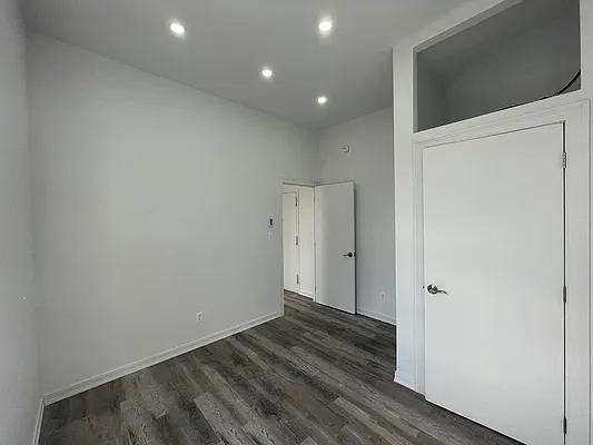 Rented by Marquis Real Estate Services | media 21