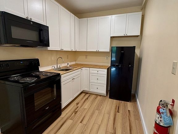 2nd image of 10 1/2 N Winooski Ave APT 11