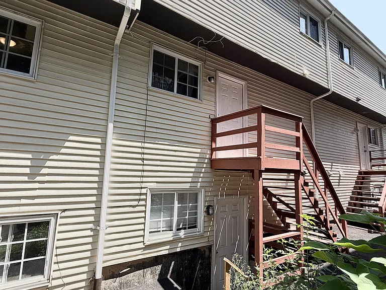 71 Williams St #B — Photo 15