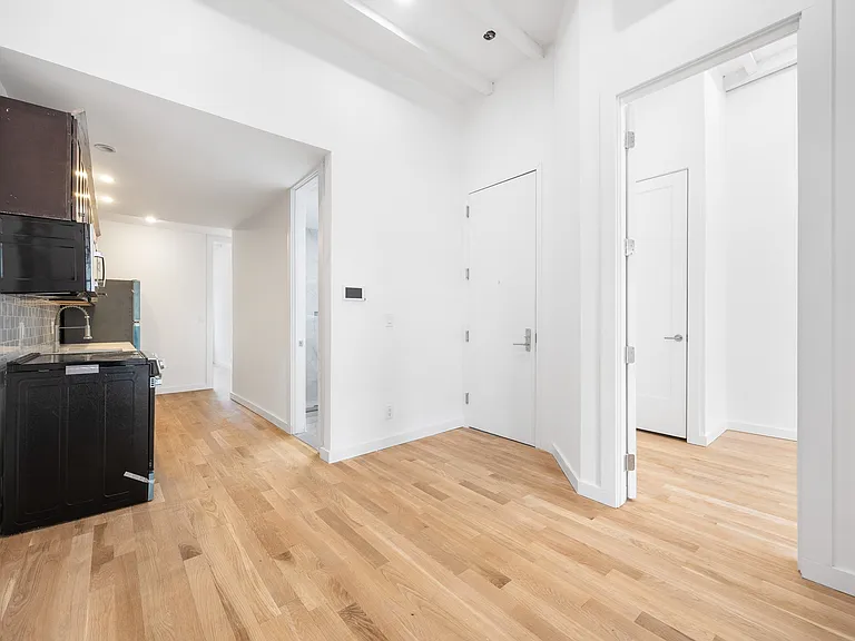 75 Bainbridge St #4B — Photo 9