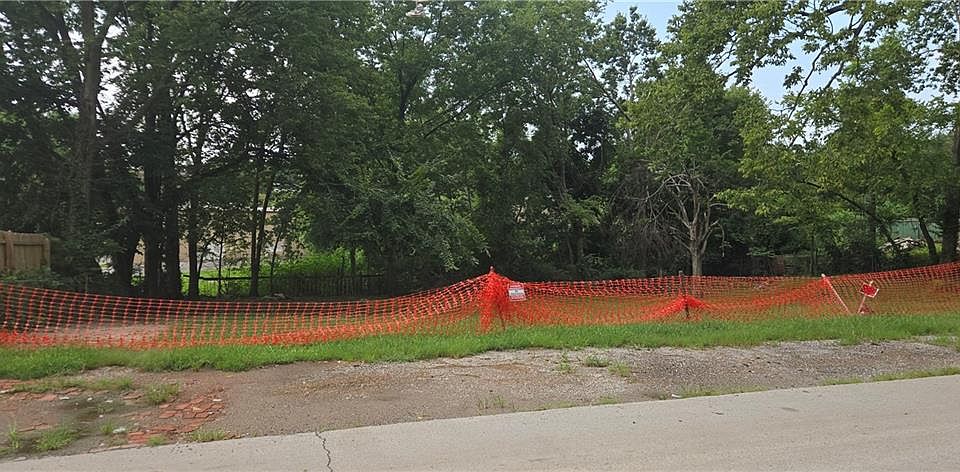 2nd image of 5107 E 30th St