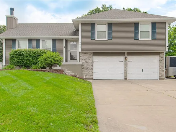 605 Meadow Ct, Raymore, MO 64083