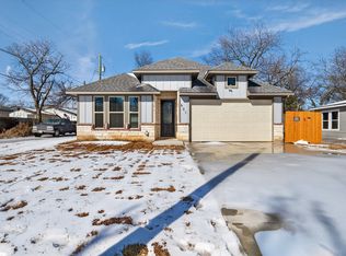 601 E Willingham St, Cleburne, TX 76031