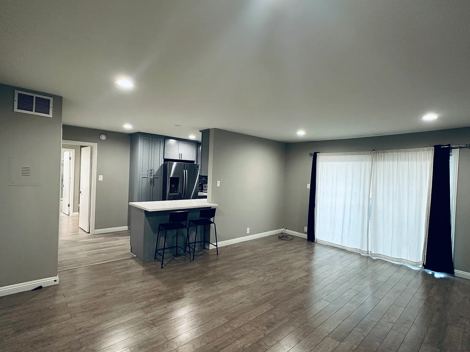 1 bed, 677 sqft, $1,995 — Photo 4