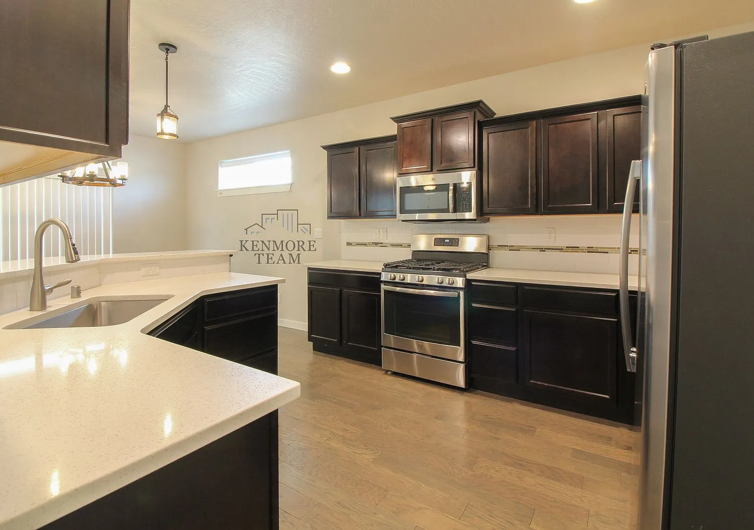 3 Bedroom, 2 Bath Home in Kennewick Southridge — Photo 2