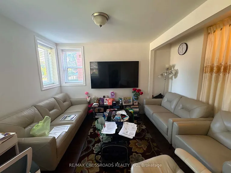 62 Sanders Blvd — Photo 4