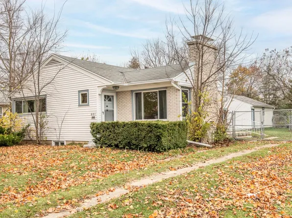 601 South East AVENUE, Waukesha, WI 53186