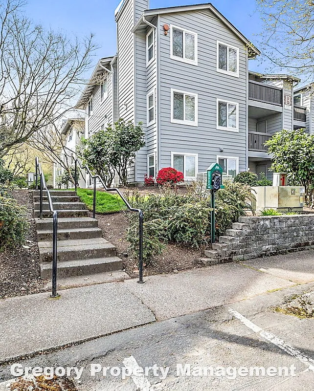 1 bed, 1.0 bath, 649 sqft, $1,795 — Photo 2