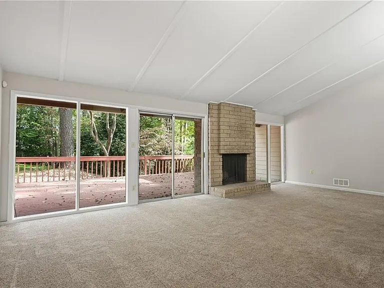 705 Edgewater Trl NW — Photo 13