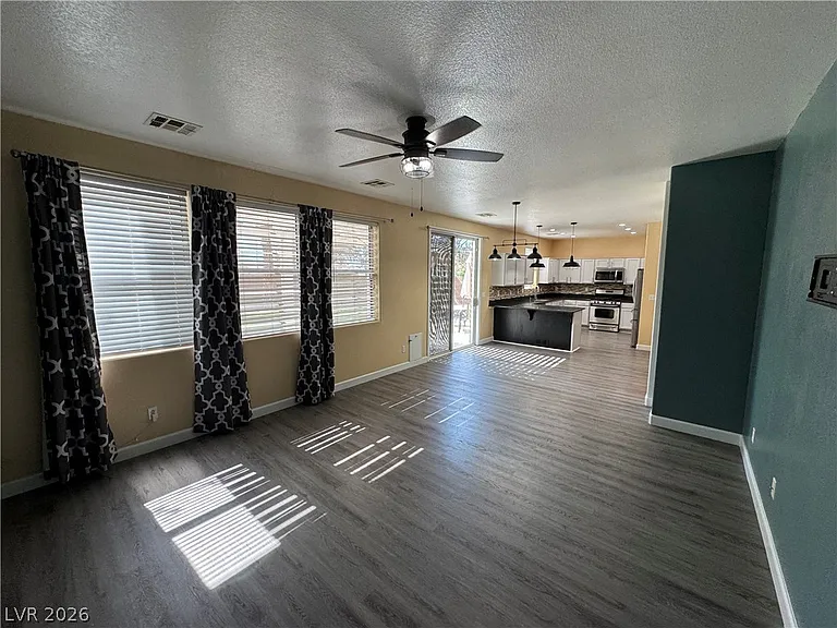 749 Beach Park St — Photo 10