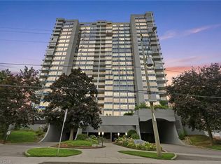 75 Queen St N #1702, Hamilton, ON L8R3J3
