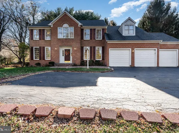 17 Castlewall Ct, Lutherville Timonium, MD 21093